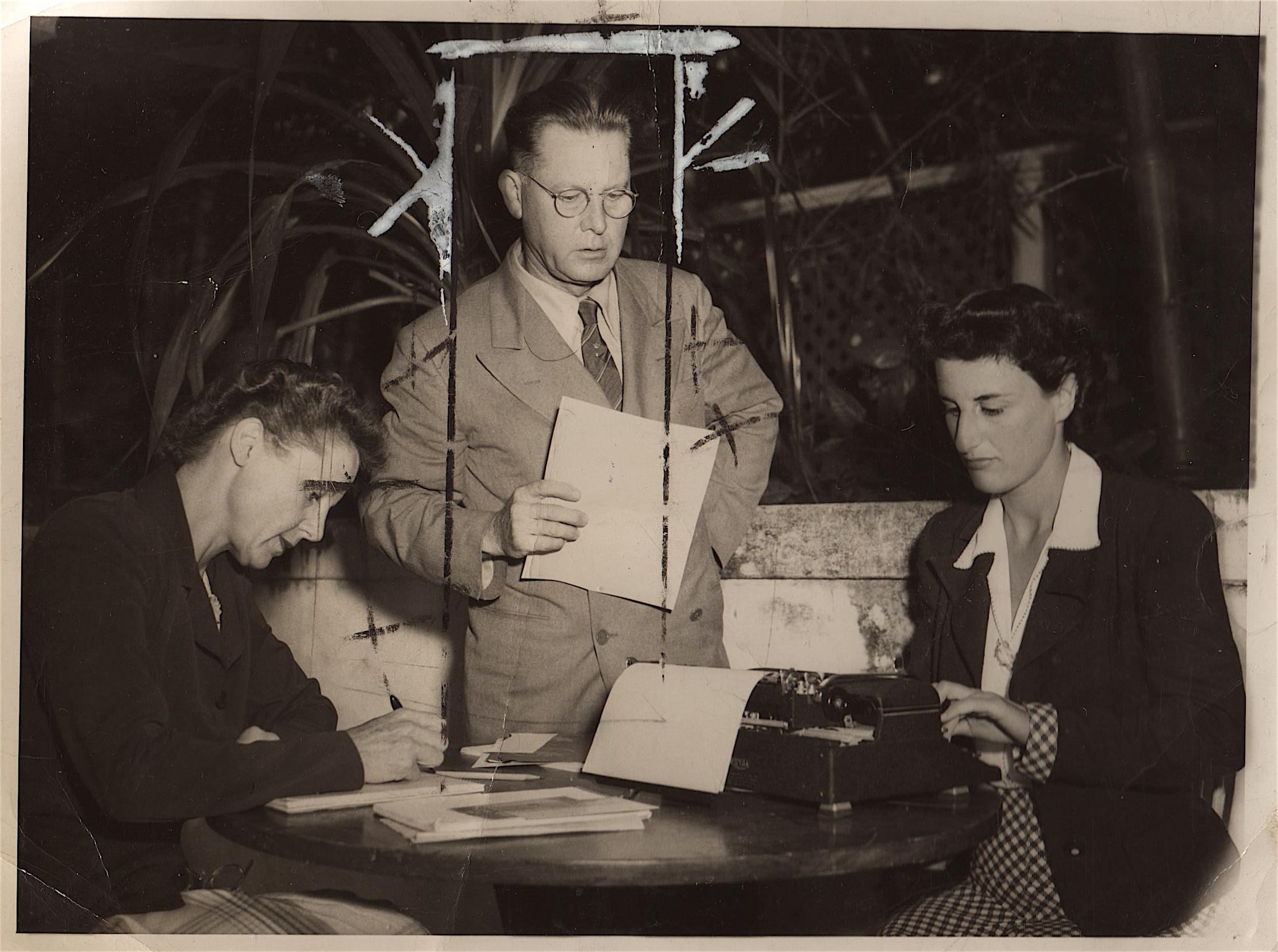 The creator of Perry Mason with two of his team of secretaries Jot101